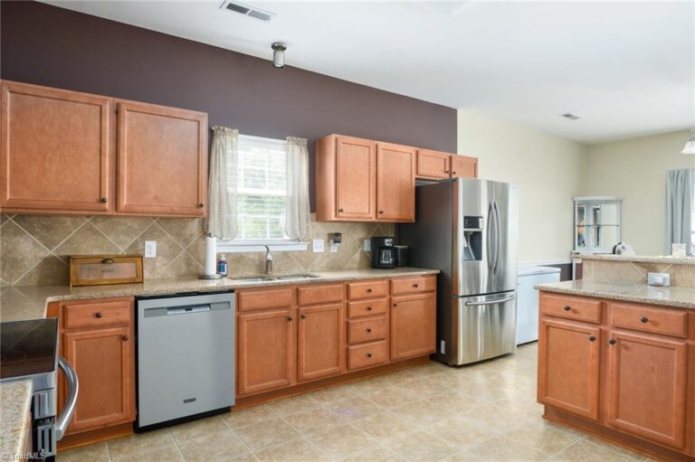 104 Edgewood Court Archdale – photo 5