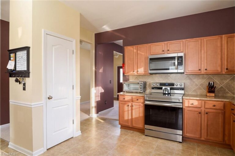 104 Edgewood Court Archdale – photo 4