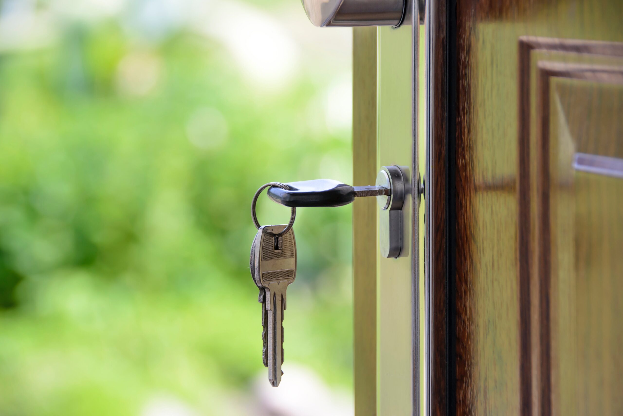 Smart Home Buying: Moving on Closing Day? Why Waiting Until the Deed Records Is Essential