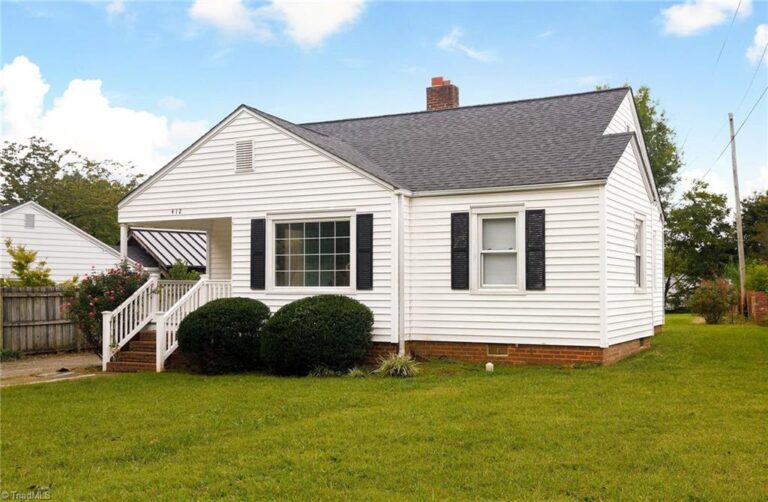 412 Westover Drive Lexington – photo 2