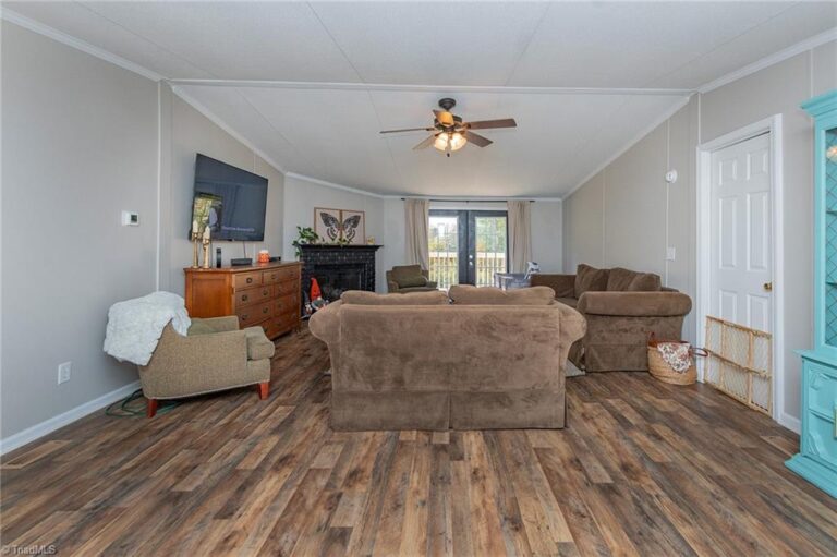 401 Helen Young Drive Linwood – photo 2