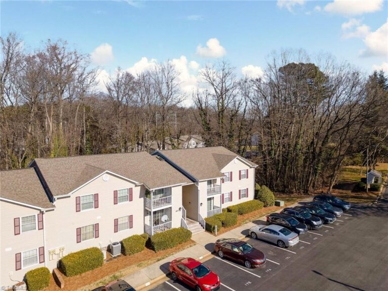 5617 Hornaday Road #J Greensboro – photo 2