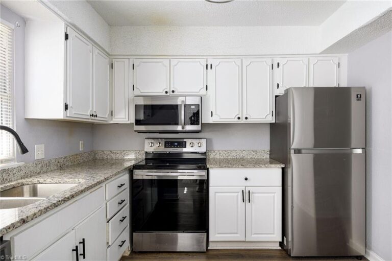 424 Muirs Chapel Road Greensboro – photo 3