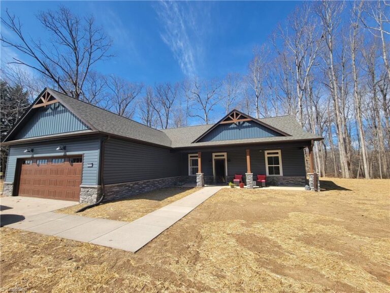 4008 Melissa Laine Road Greensboro – photo 1