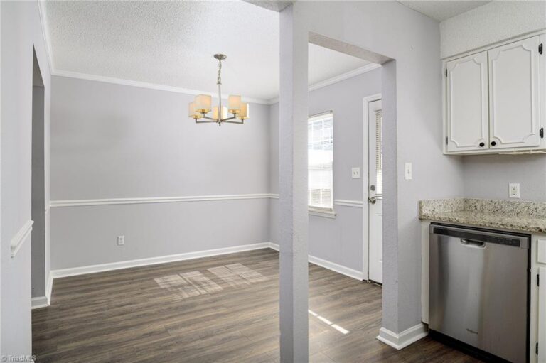 424 Muirs Chapel Road Greensboro – photo 4