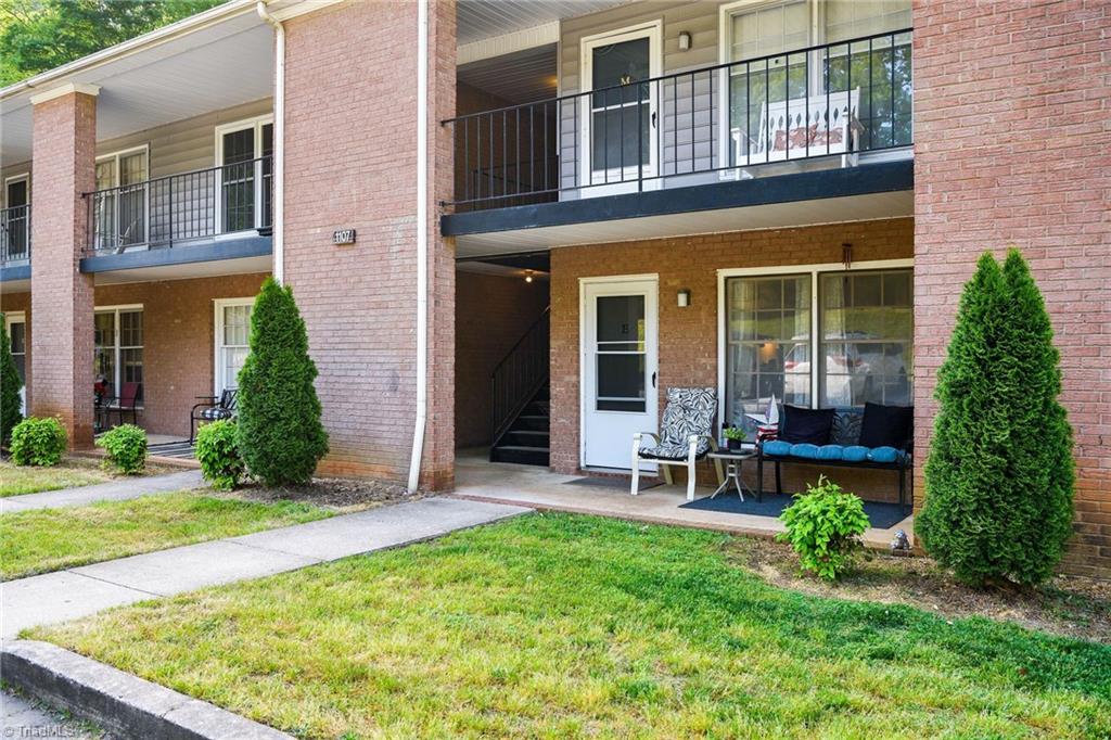 1107 Robin Hood Road High Point