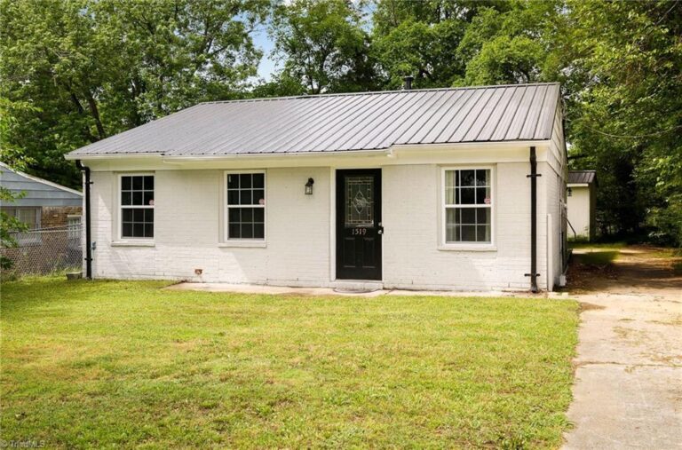 1519 Graves Avenue High Point – photo 2