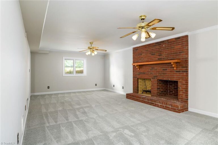 280 Ashmoor Lane Lexington