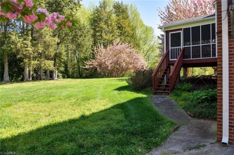 280 Ashmoor Lane Lexington
