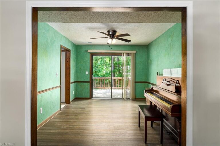 6191 Herinhut Road Winston-Salem