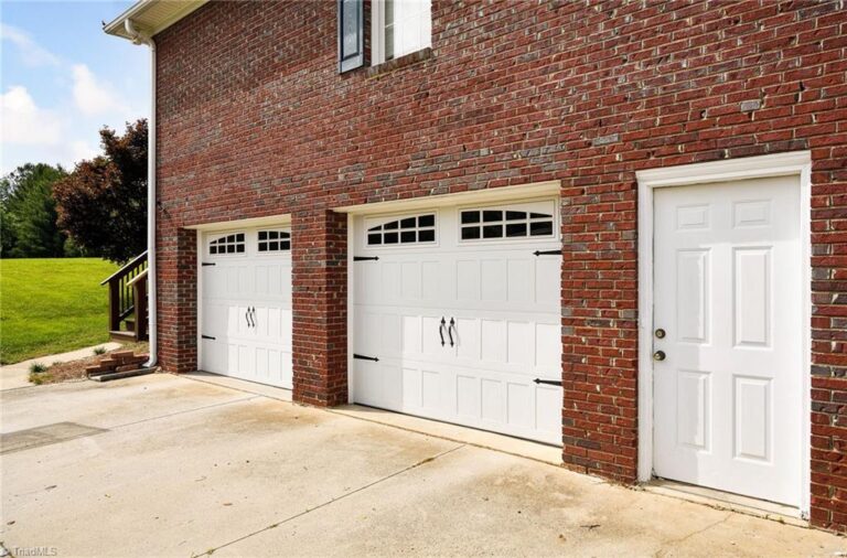 170 Deer Path Lane Lexington