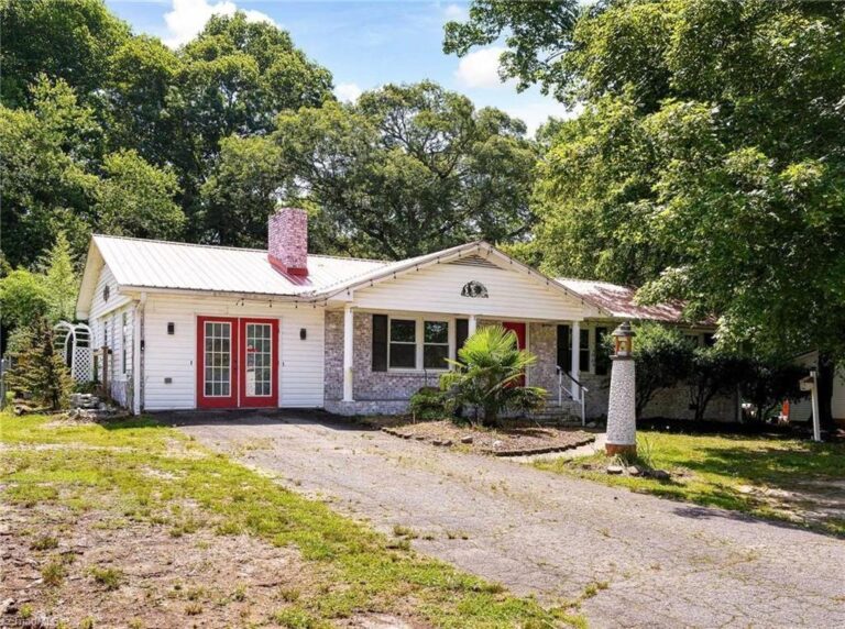 195 Richmond Drive Lexington