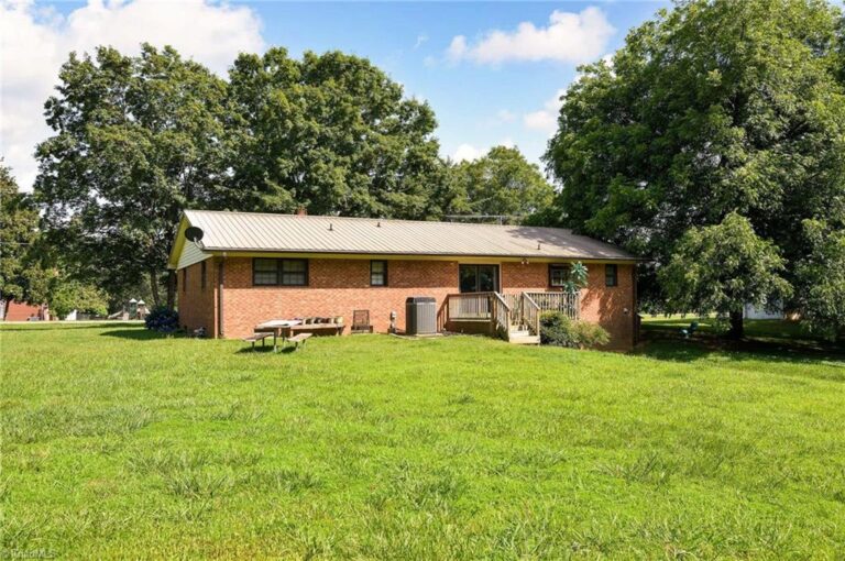 480 Nc Highway 150 Lexington