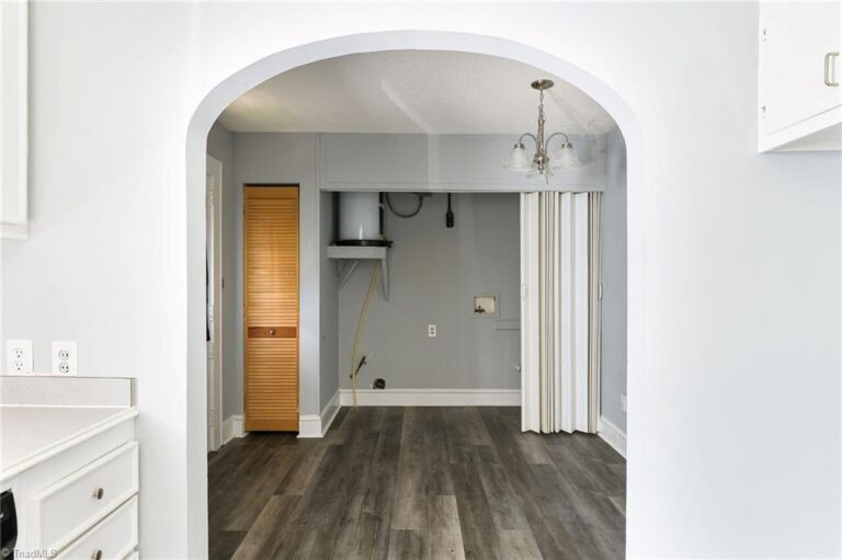 103 Oak Avenue Lexington