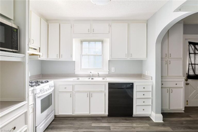 103 Oak Avenue Lexington