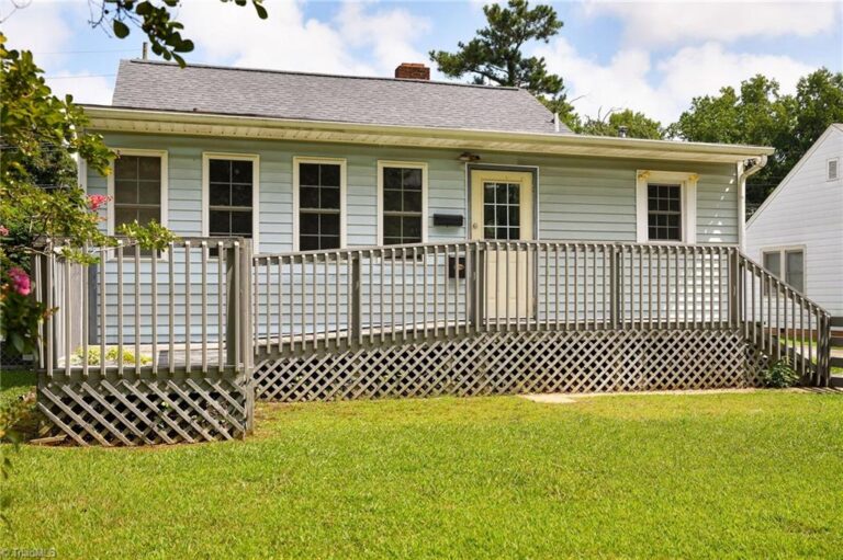 103 Oak Avenue Lexington