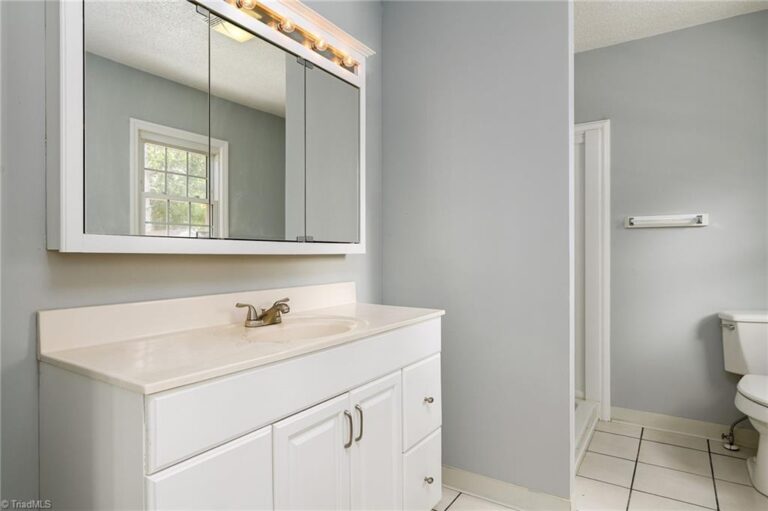 103 Oak Avenue Lexington