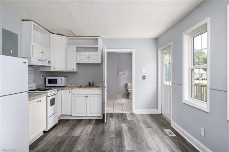 103 Oak Avenue Lexington