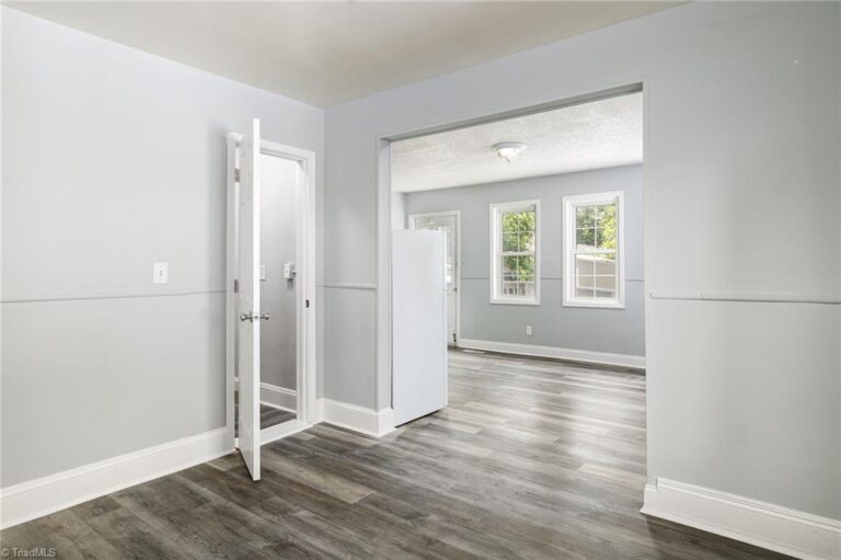 103 Oak Avenue Lexington