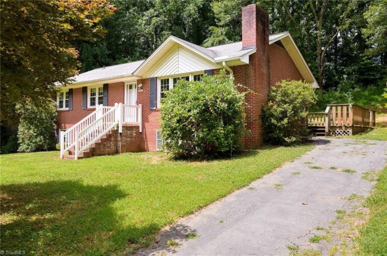 4850 Hauser Drive Pfafftown – photo 2