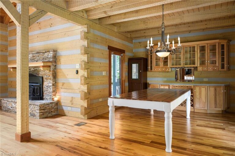 8318 Maloe Court Oak Ridge