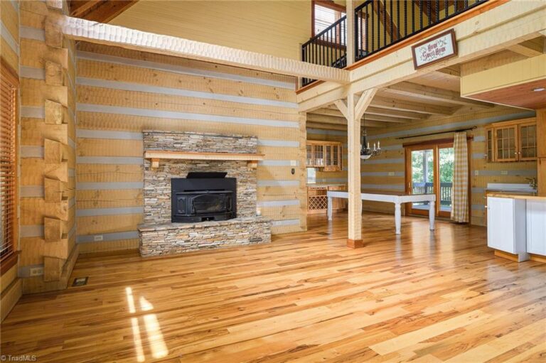 8318 Maloe Court Oak Ridge