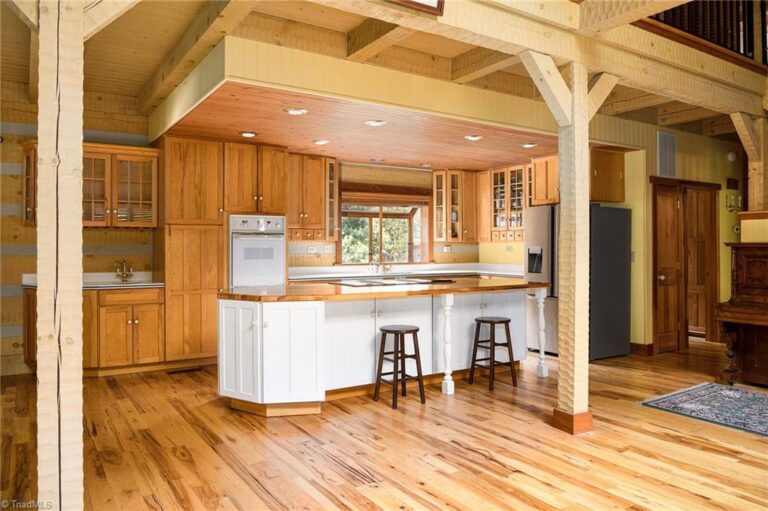 8318 Maloe Court Oak Ridge