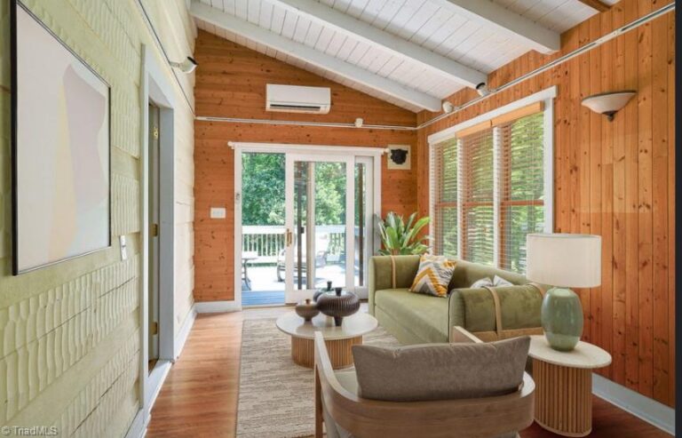 8318 Maloe Court Oak Ridge