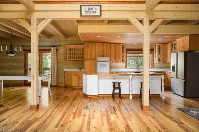 8318 Maloe Court Oak Ridge