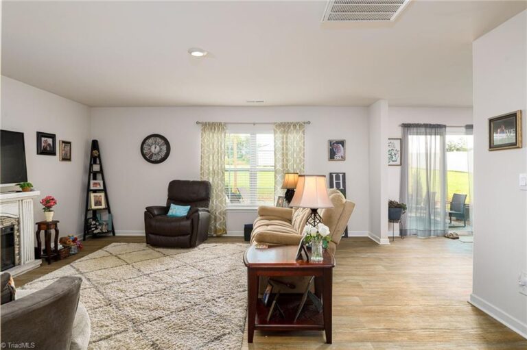 1242 Hickory Point Drive Lexington NC 27292