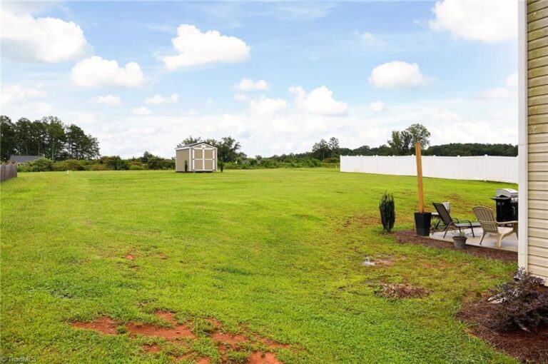 1242 Hickory Point Drive Lexington NC 27292