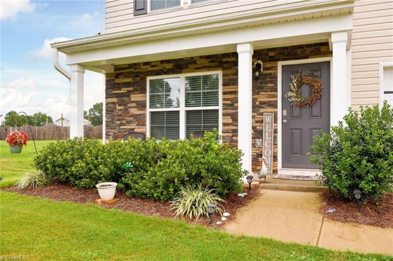 1242 Hickory Point Drive Lexington NC 27292