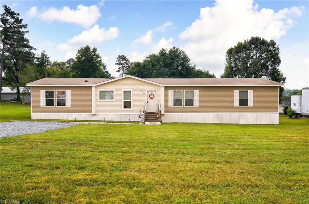 207 West Avenue Lexington, NC 27295