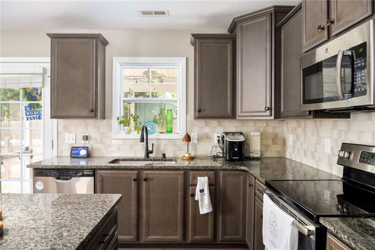 6223 Hamptonburg Road Clemmons NC 27012