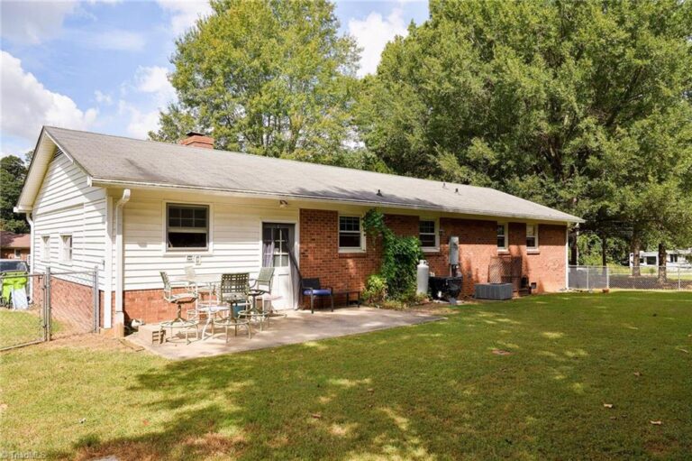121 Richmond Drive Lexington NC 27295