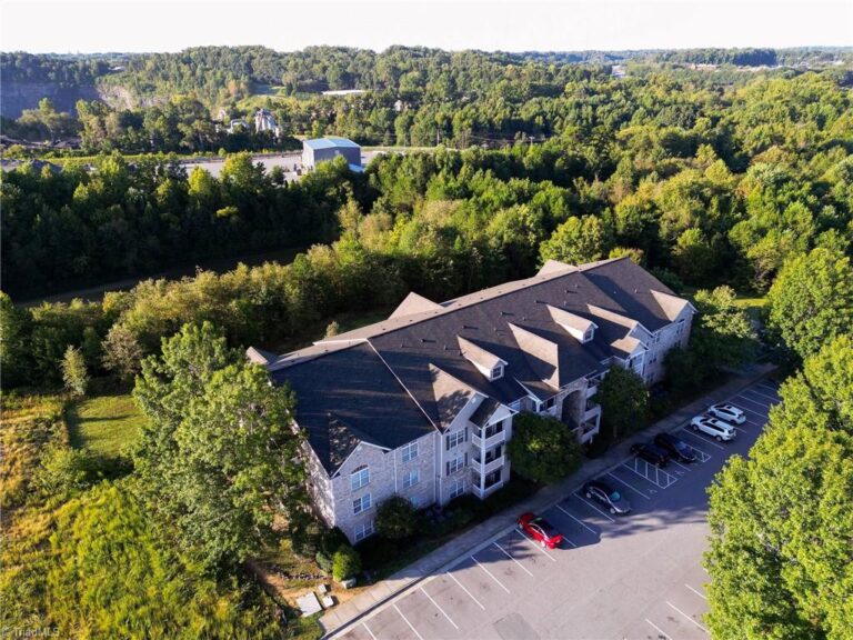 923 Windcastle Lane #311 Winston-Salem – photo 2