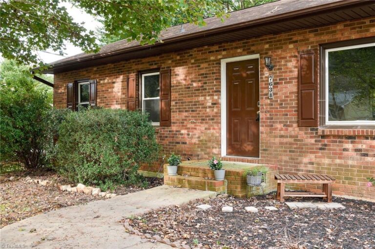 7638 Pine Street Rural Hall – photo 2