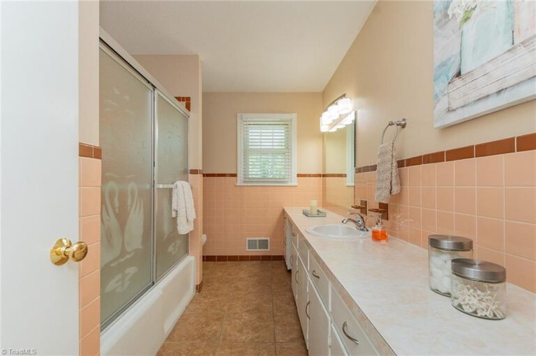 421 Dove Point Lexington NC 27295-5978