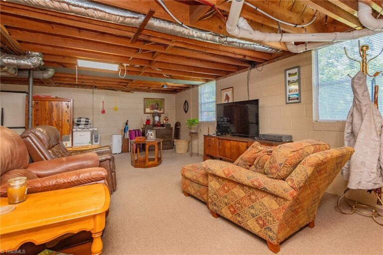 421 Dove Point Lexington NC 27295-5978