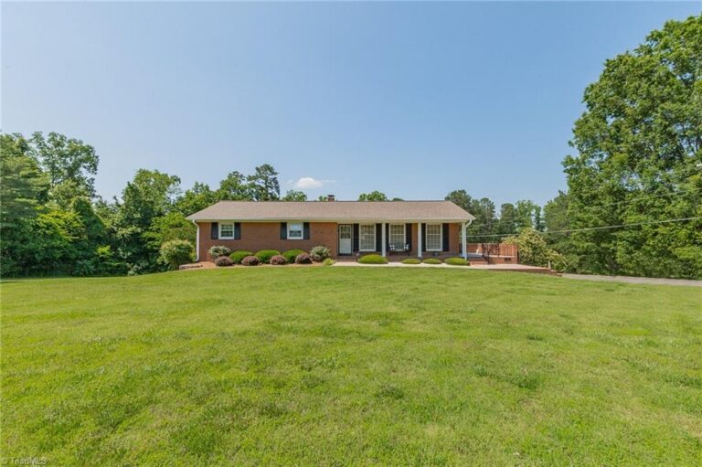421 Dove Point Lexington NC 27295-5978