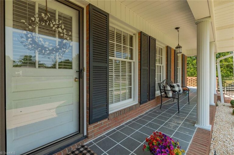 421 Dove Point Lexington NC 27295-5978