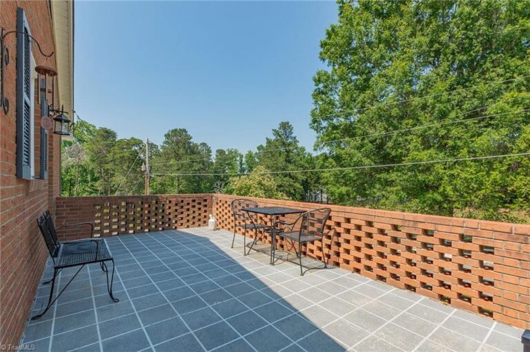 421 Dove Point Lexington NC 27295-5978