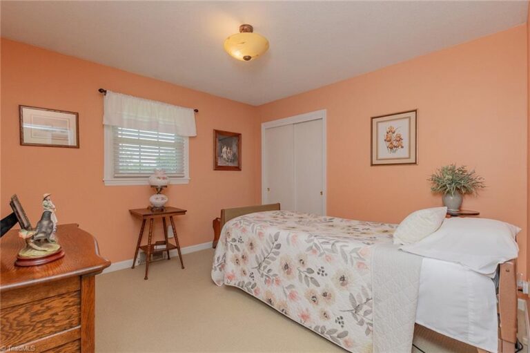 421 Dove Point Lexington NC 27295-5978