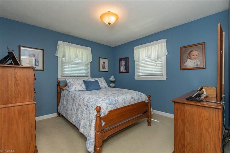 421 Dove Point Lexington NC 27295-5978