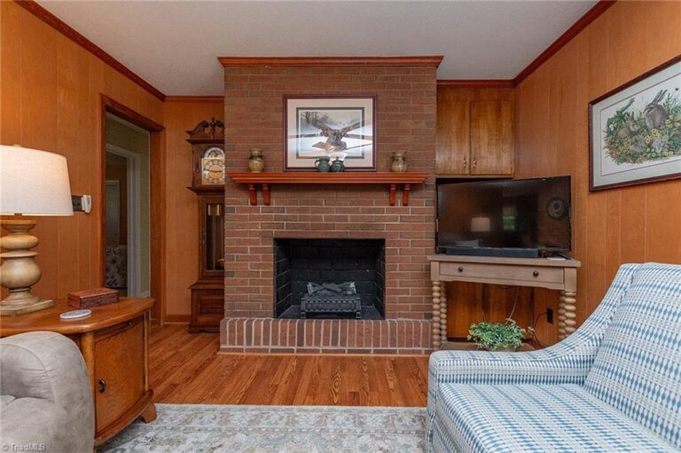 421 Dove Point Lexington NC 27295-5978