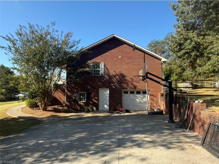 5339 Old US highway 421 East Bend NC 27018