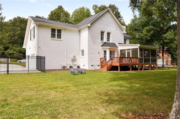 704 Oakland Hills Court High Point NC 27265