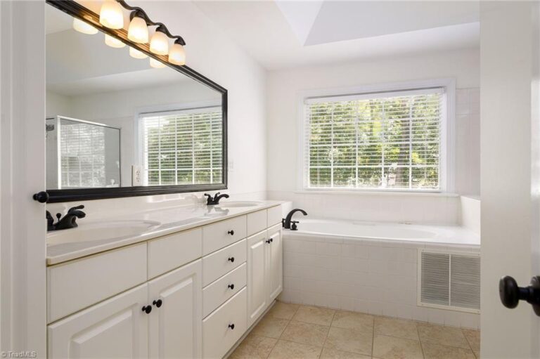 704 Oakland Hills Court High Point NC 27265