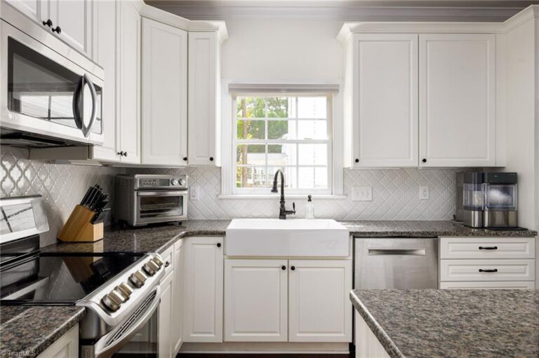 704 Oakland Hills Court High Point NC 27265