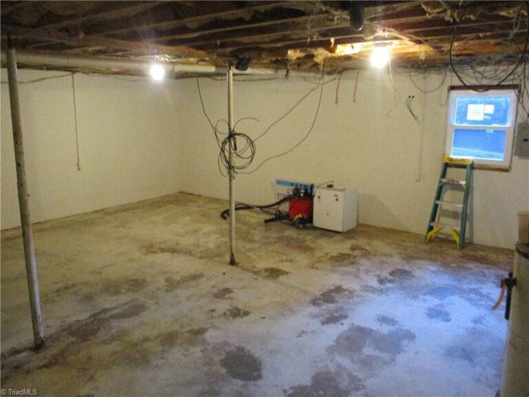 7638 Pine Street Rural Hall NC 27045